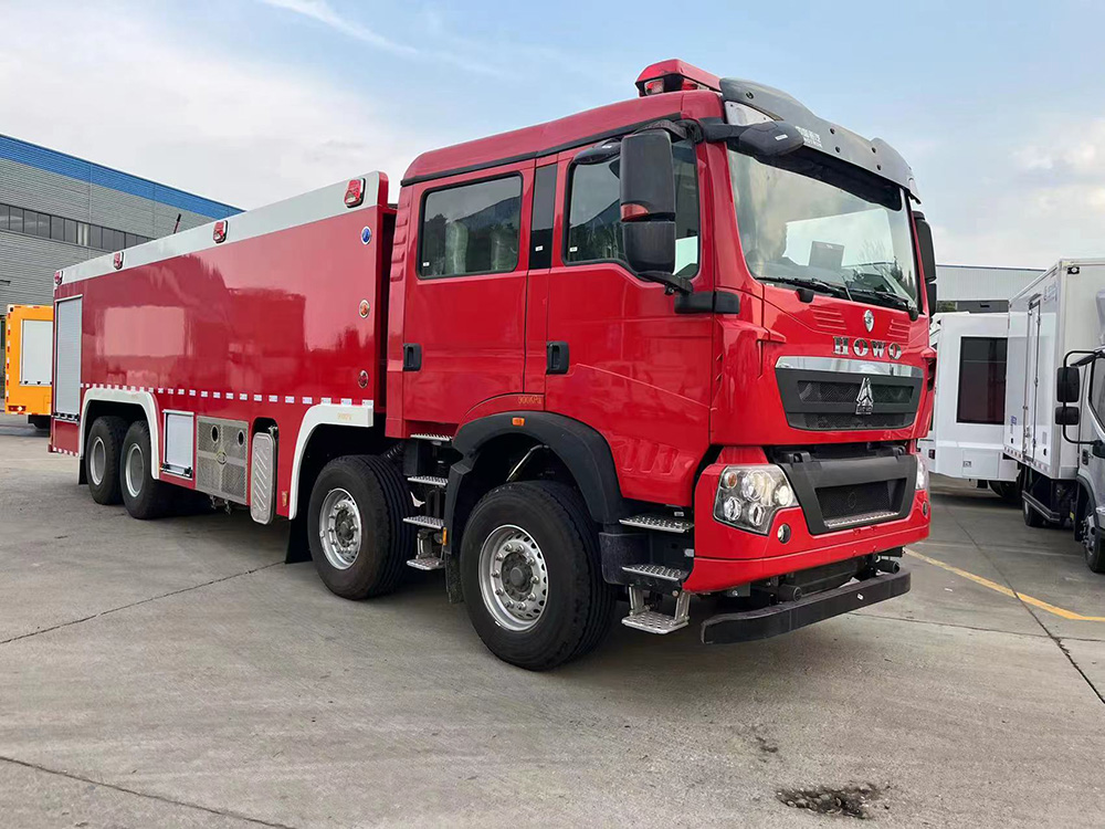 重汽25方泡沫消防车