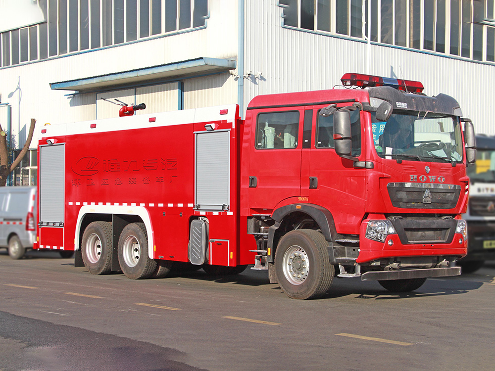 重汽16方泡沫消防车