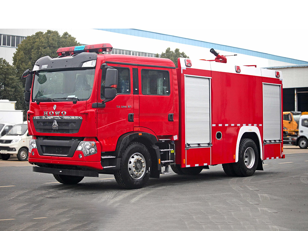 重汽8方泡沫消防车