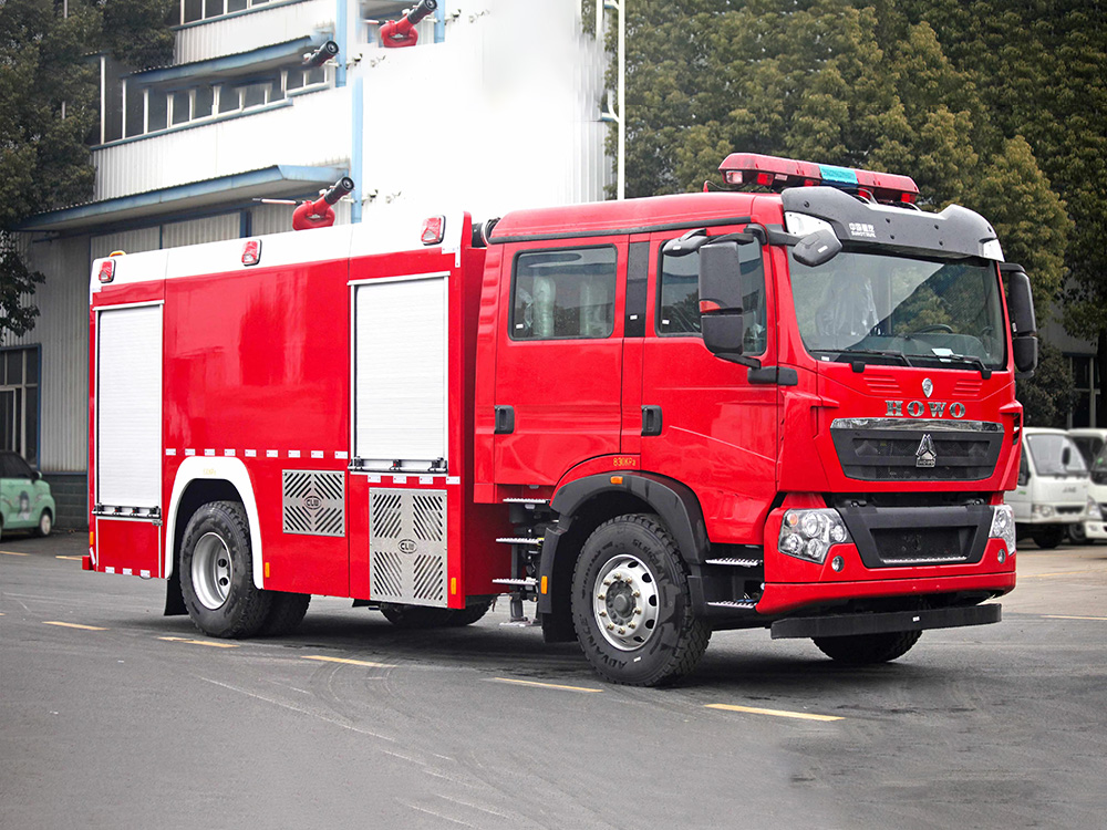 重汽8方泡沫消防车