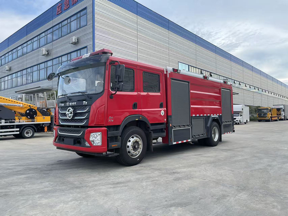 东风10方泡沫消防车