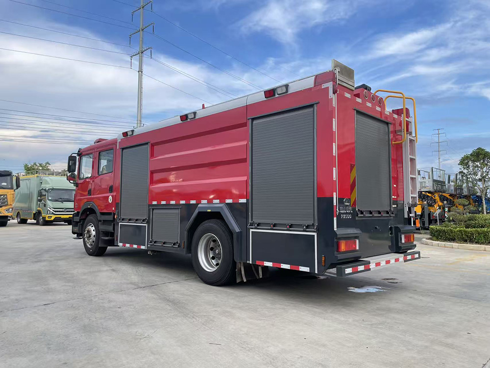 东风10方泡沫消防车
