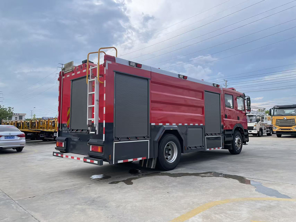 东风10方泡沫消防车