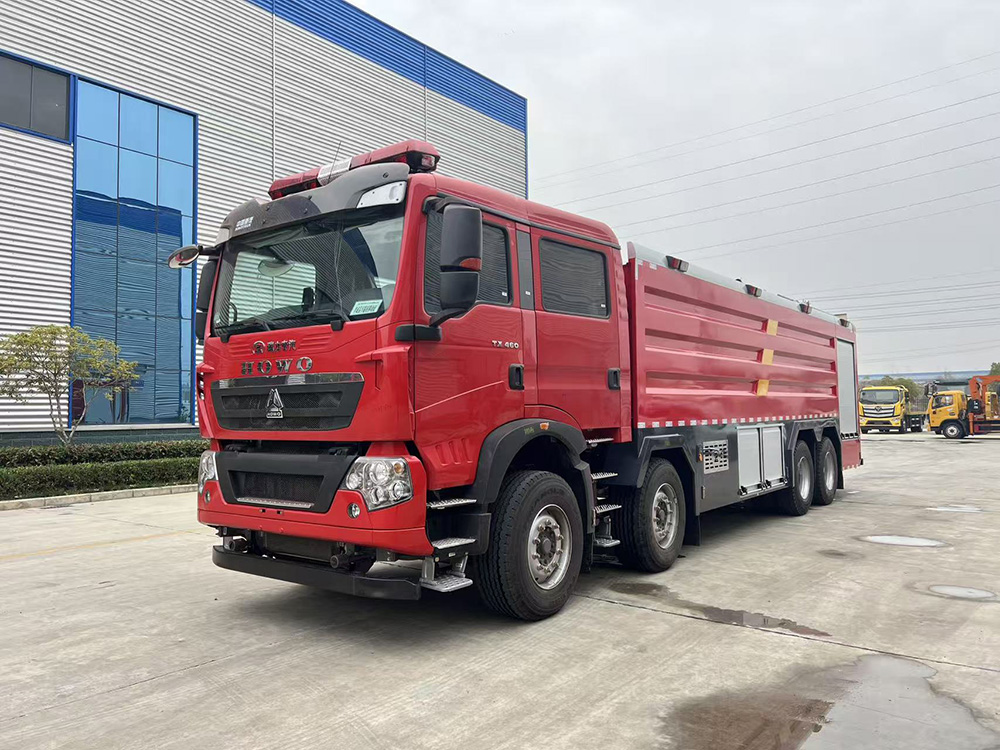 重汽25方水罐消防车