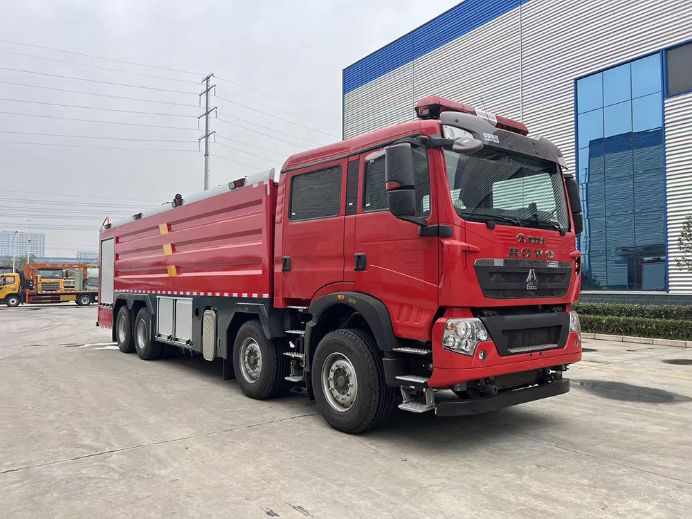 重汽25方水罐消防车