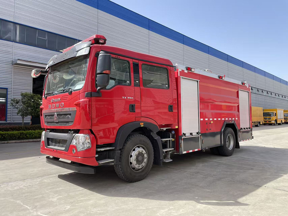 重汽8方水罐消防车