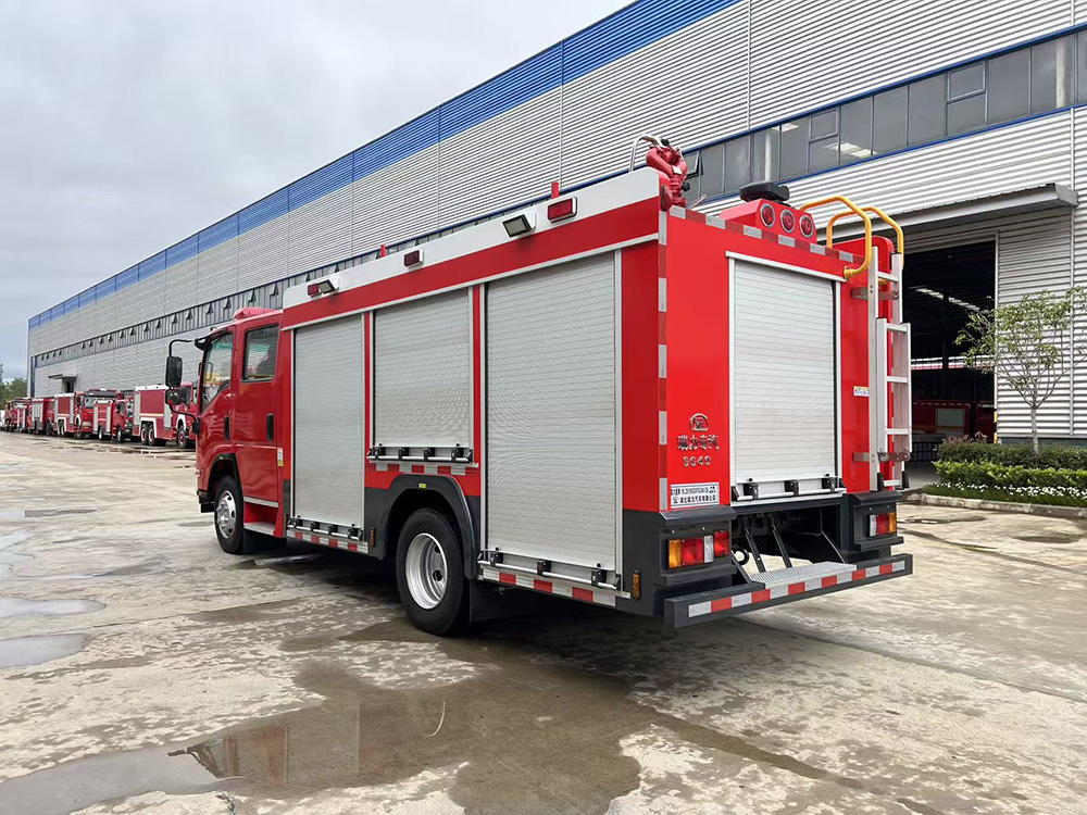 庆铃3.5方水罐消防车