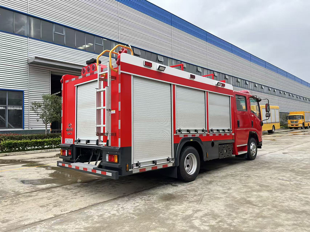 庆铃3.5方水罐消防车