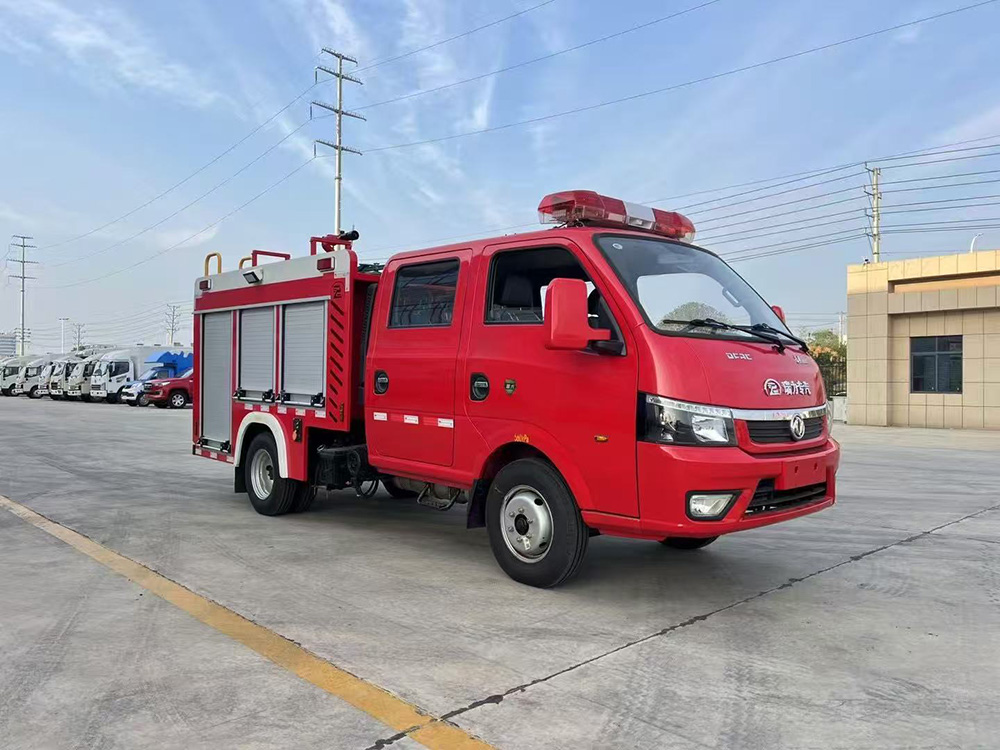东风途逸1方水罐消防车