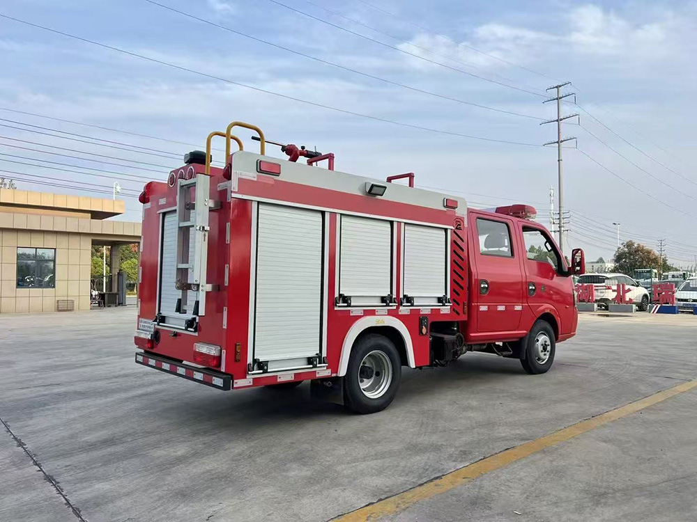 东风途逸1方水罐消防车