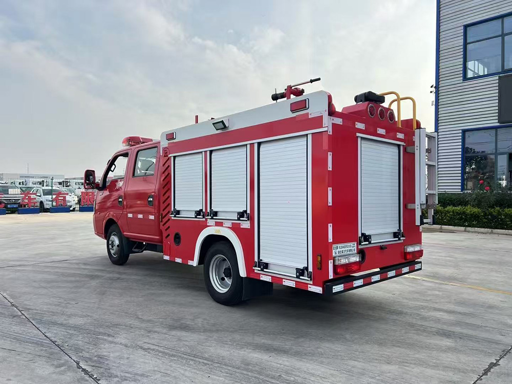 东风途逸1方水罐消防车