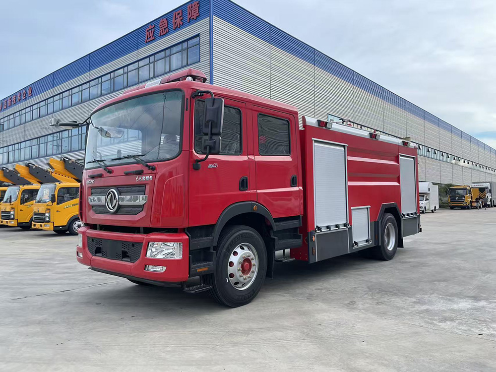 东风8方水罐消防车