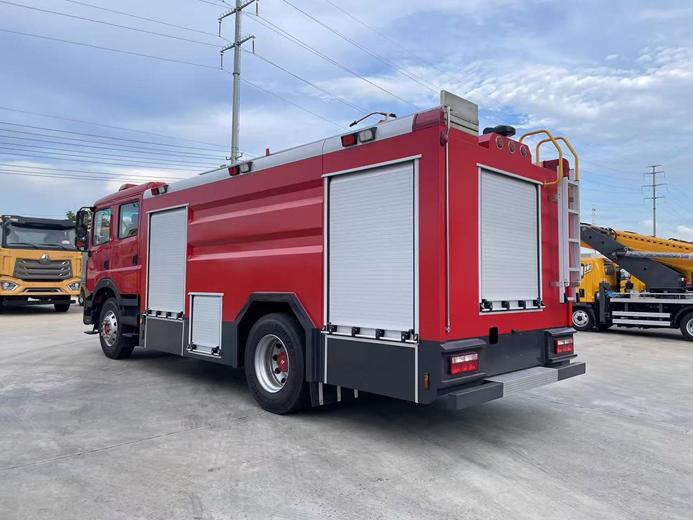 东风8方水罐消防车