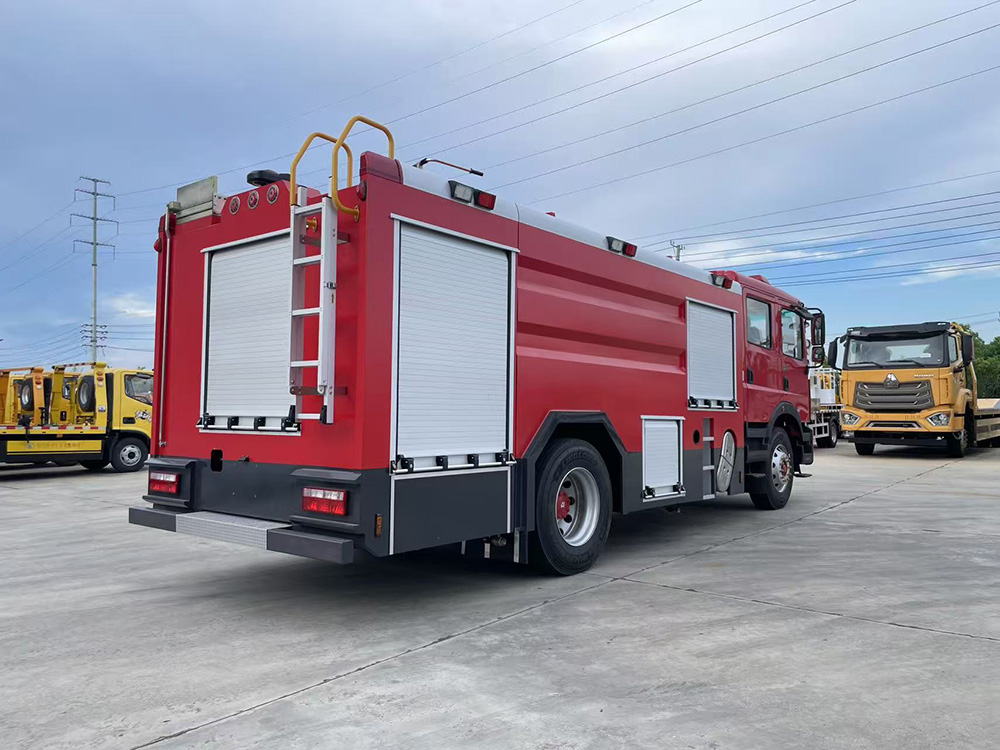 东风8方水罐消防车