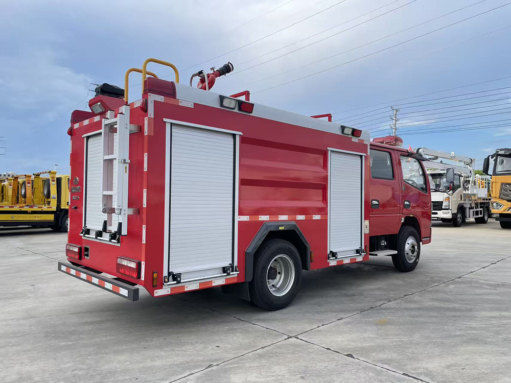 东风2.5方水罐消防车