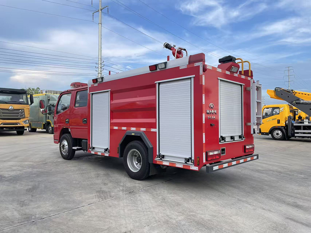 东风2.5方水罐消防车