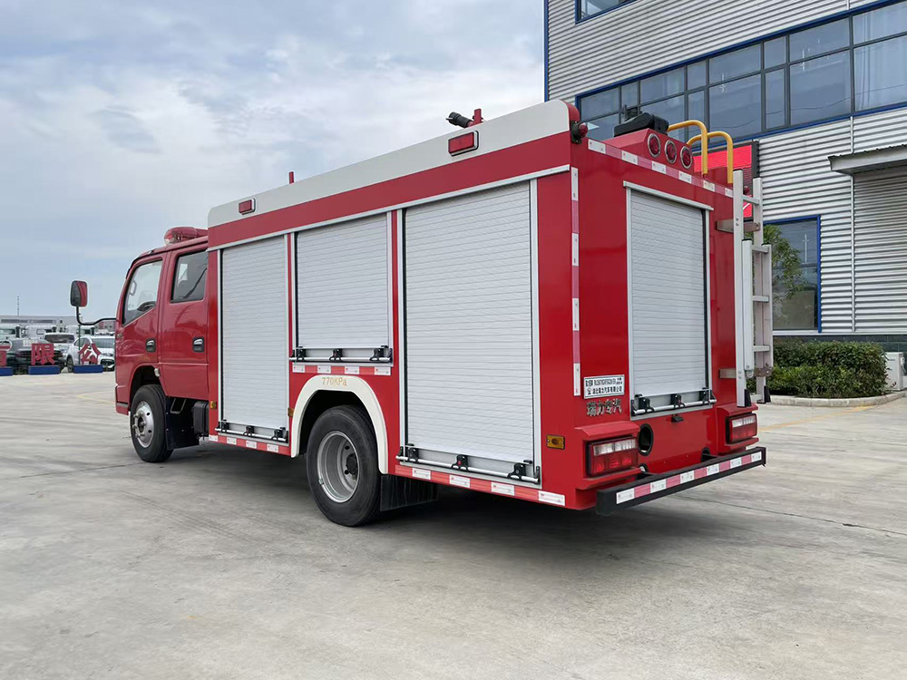 东风 2方水罐消防车