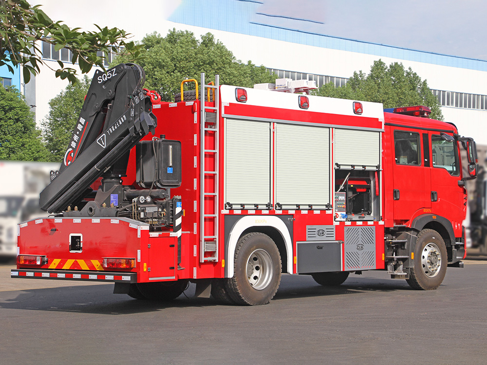重汽豪沃抢险救援消防车