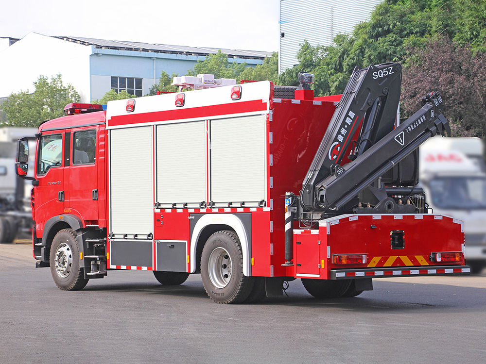 重汽豪沃抢险救援消防车