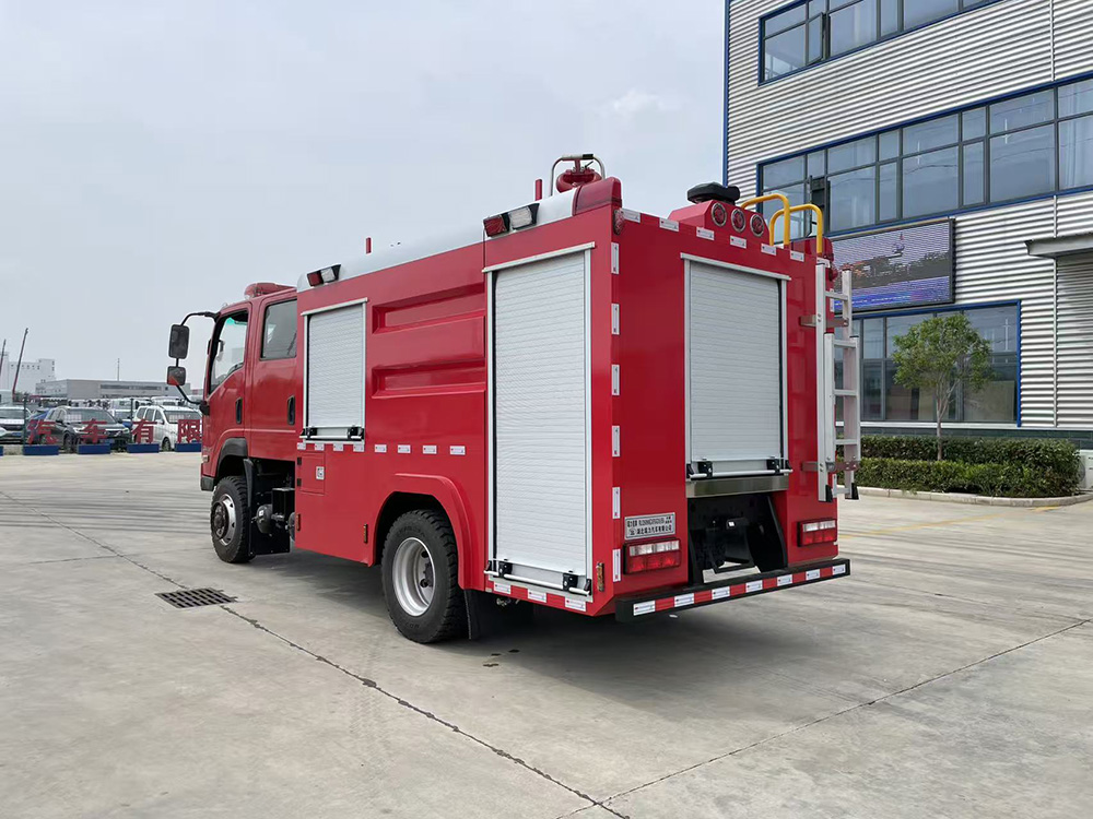 东风3.5方四驱水罐消防车