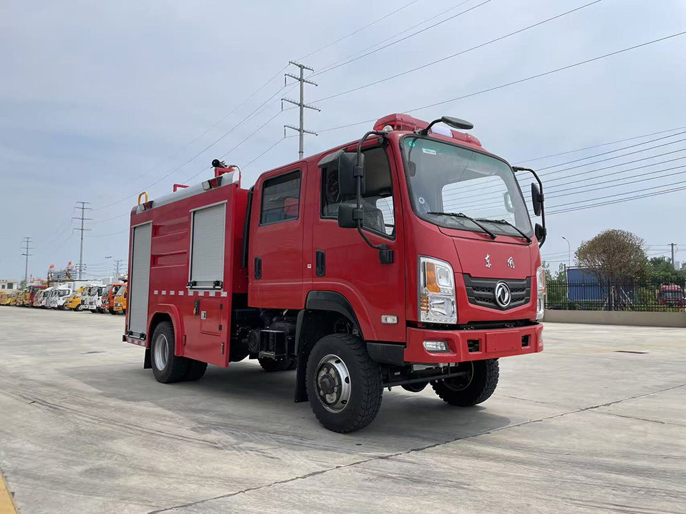 东风3.5方四驱水罐消防车