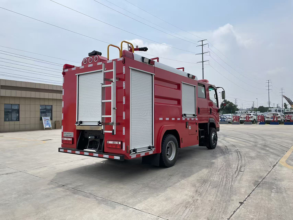 东风3.5方四驱水罐消防车