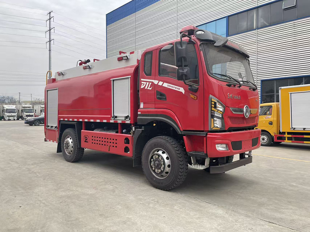 东风4.6方四驱水罐消防车