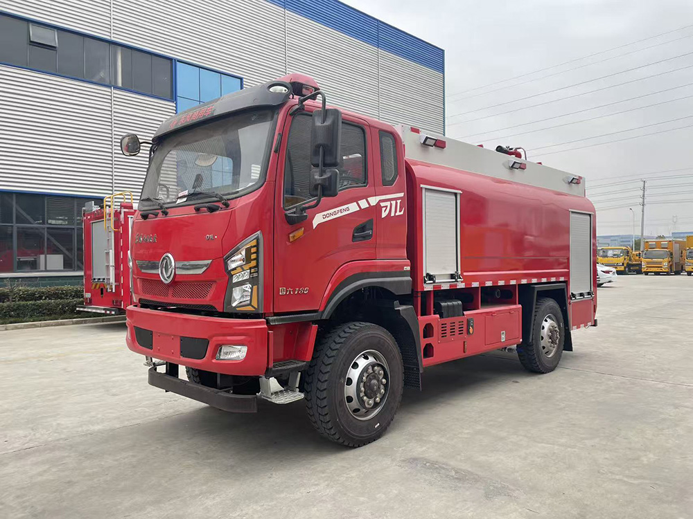 东风4.6方四驱水罐消防车