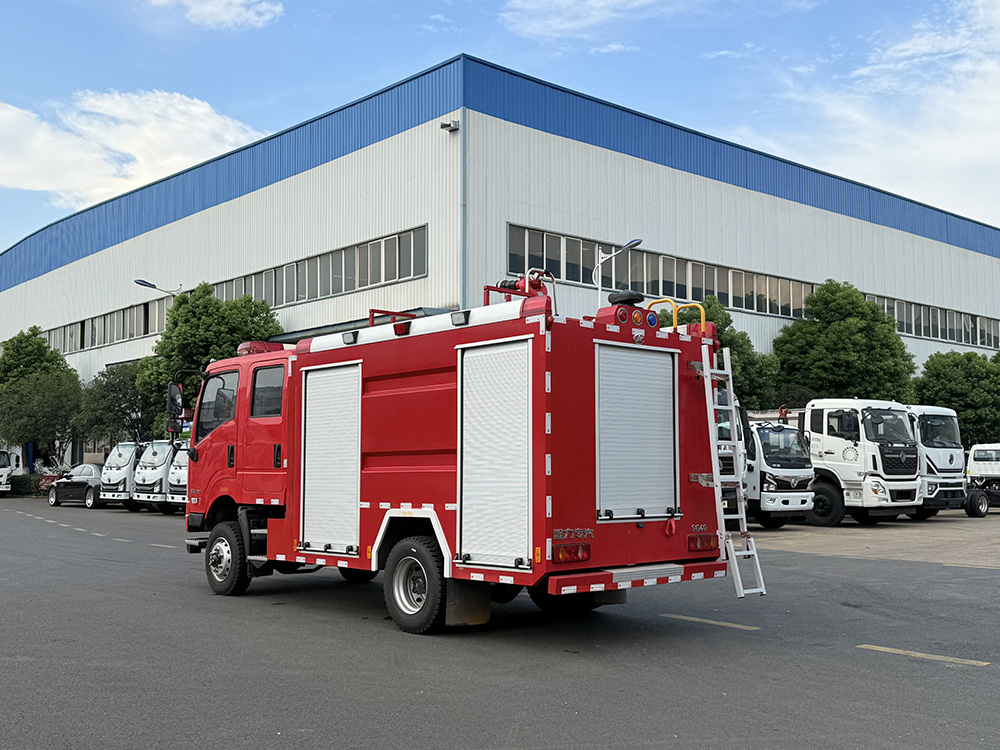 东风4方四驱消防车