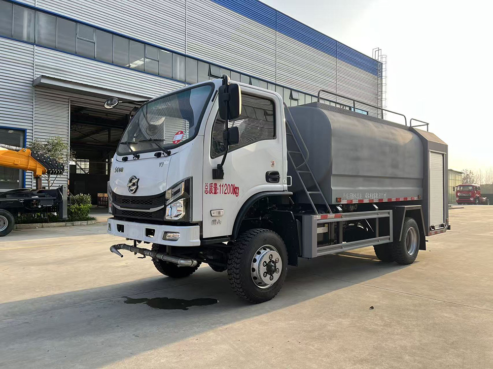 东风6方四驱消防洒水车