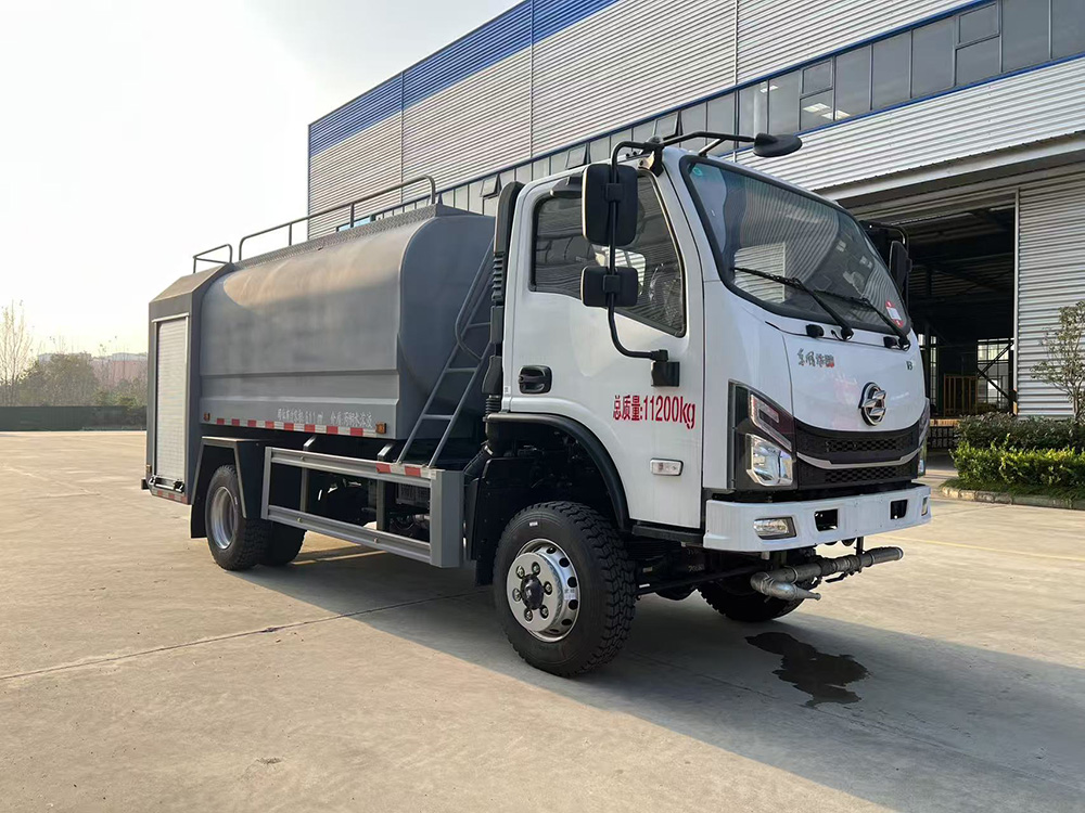 东风6方四驱消防洒水车