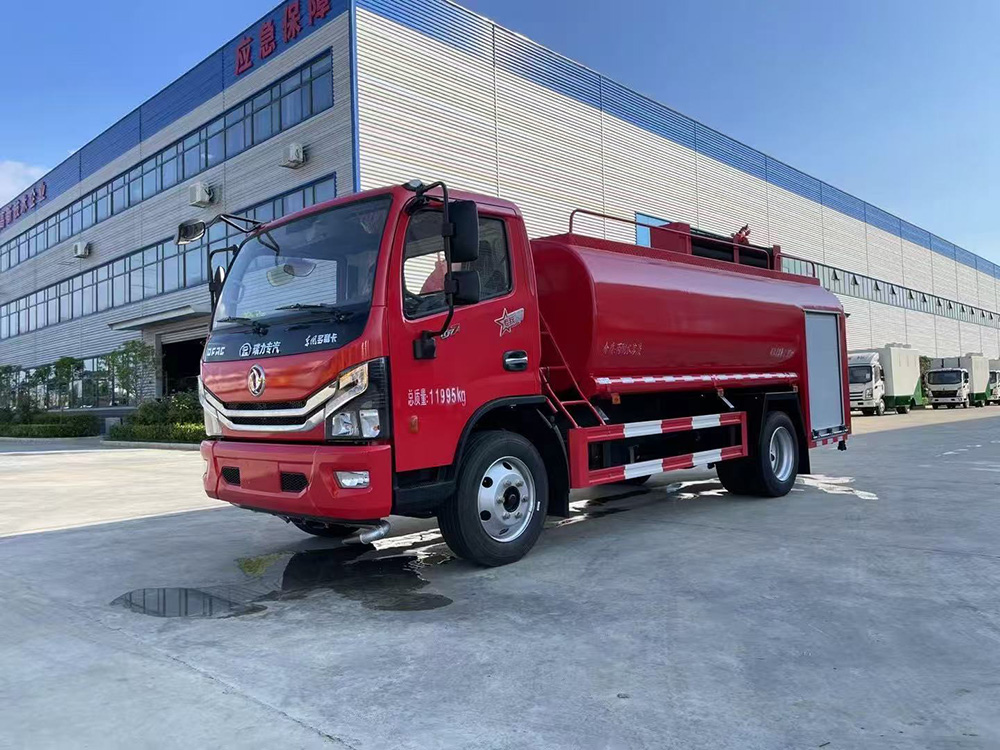 东风8方消防洒水车