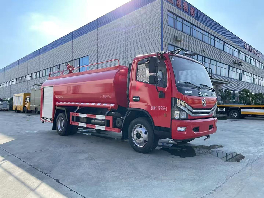 东风8方消防洒水车
