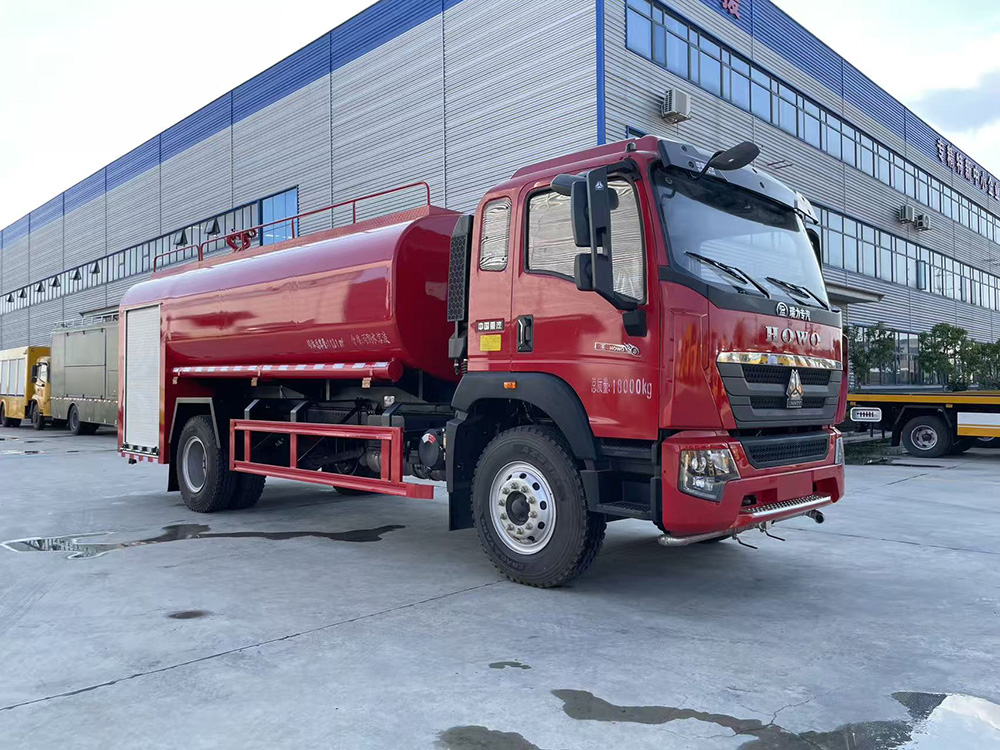 重汽12方消防洒水车