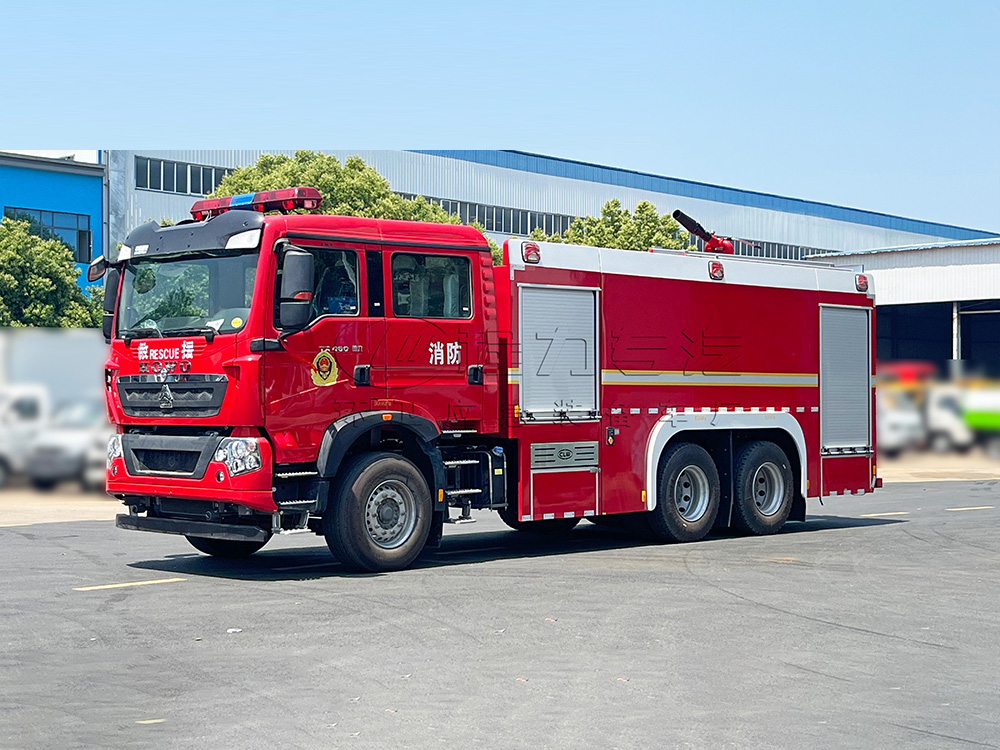 重汽12方泡沫消防车