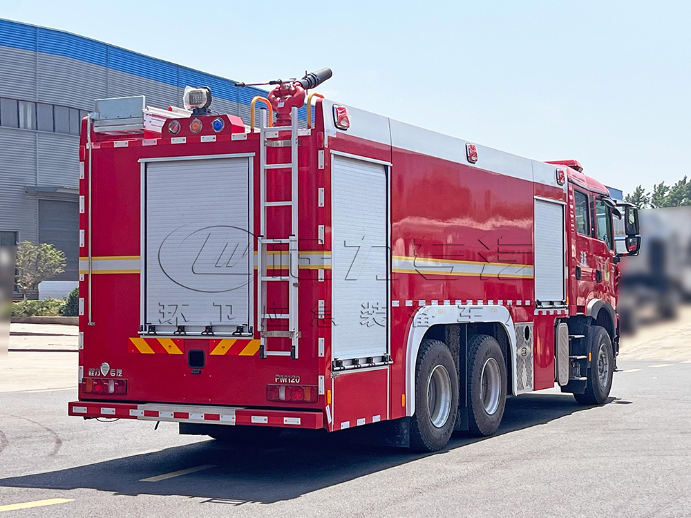 重汽12方泡沫消防车