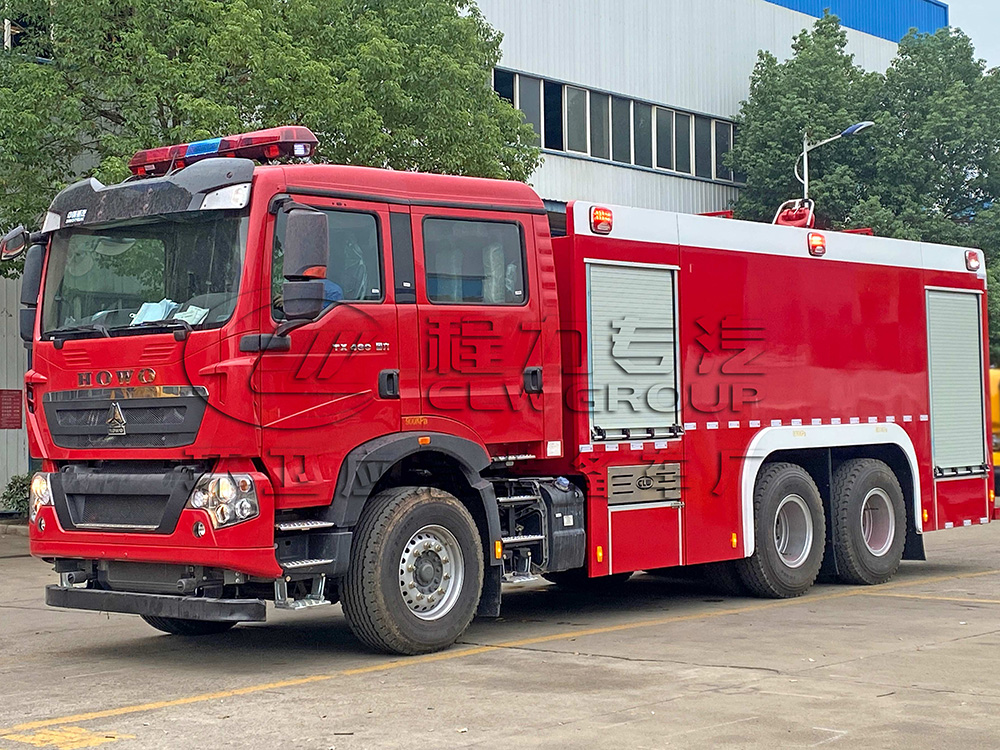 重汽12方水罐消防车